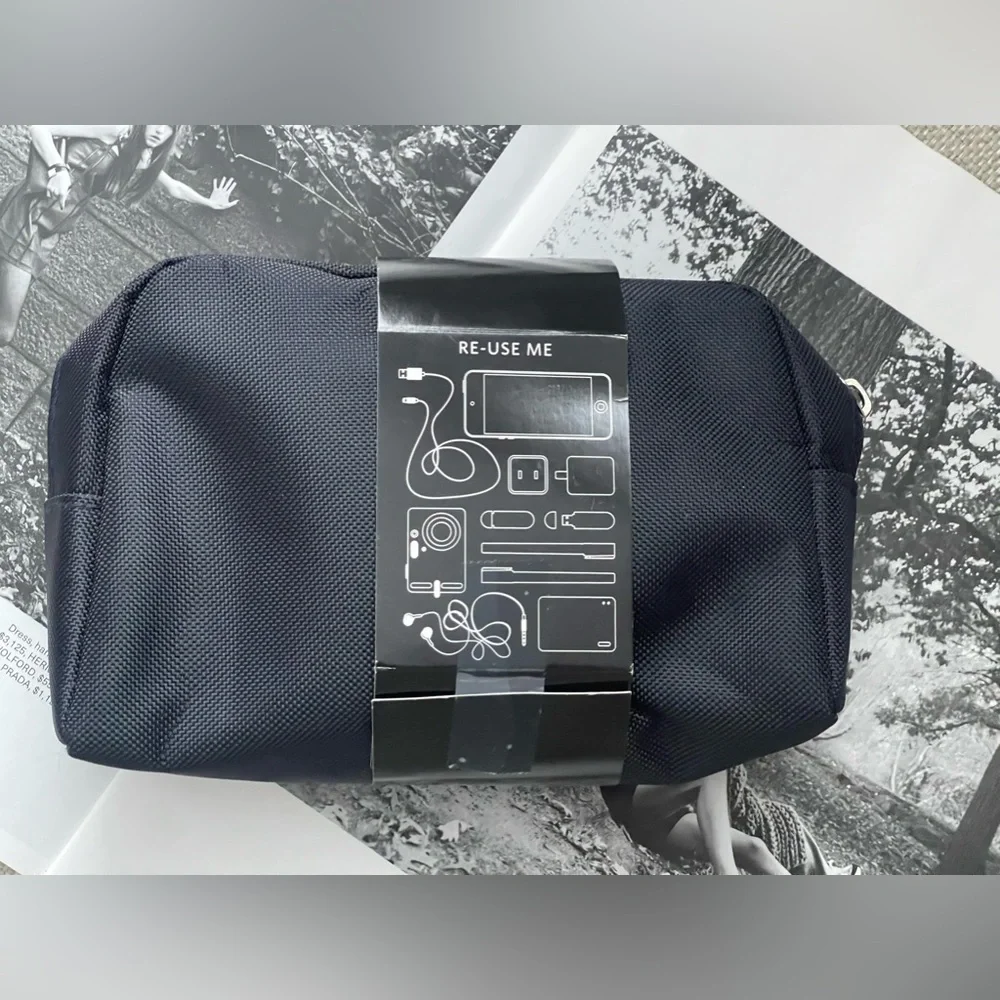 New Tumi For Delta Lined Cosmetic Bag In Navy Blue / Tumi Sleeping Mask In Black